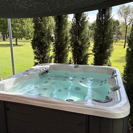 Blaxlands Homestead - Nothing Is Closer Opposite Hope Estate With Wifi And Pool Plus Fireplace Pokolbin Exterior photo