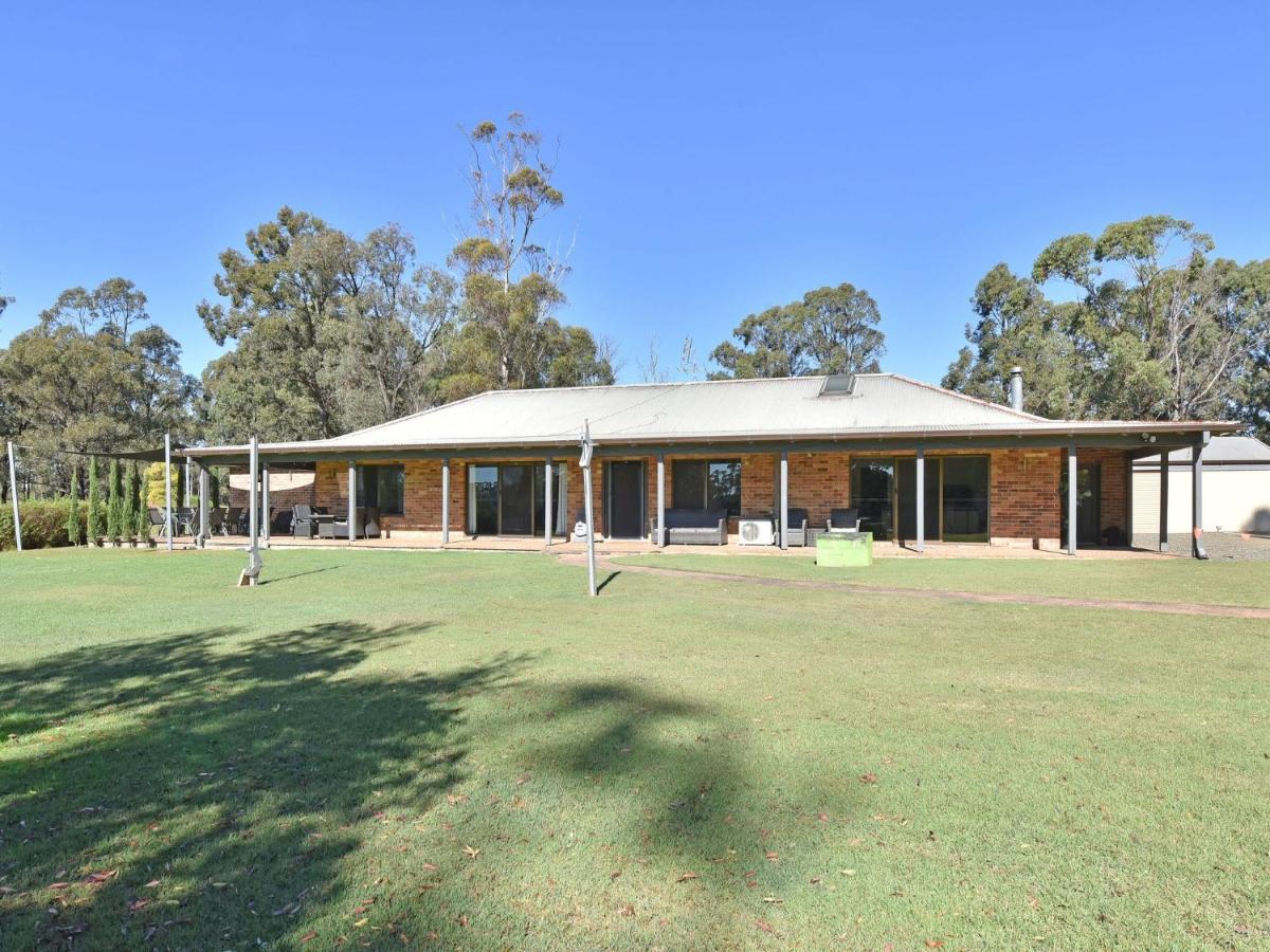 Blaxlands Homestead - Nothing Is Closer Opposite Hope Estate With Wifi And Pool Plus Fireplace Pokolbin Exterior photo
